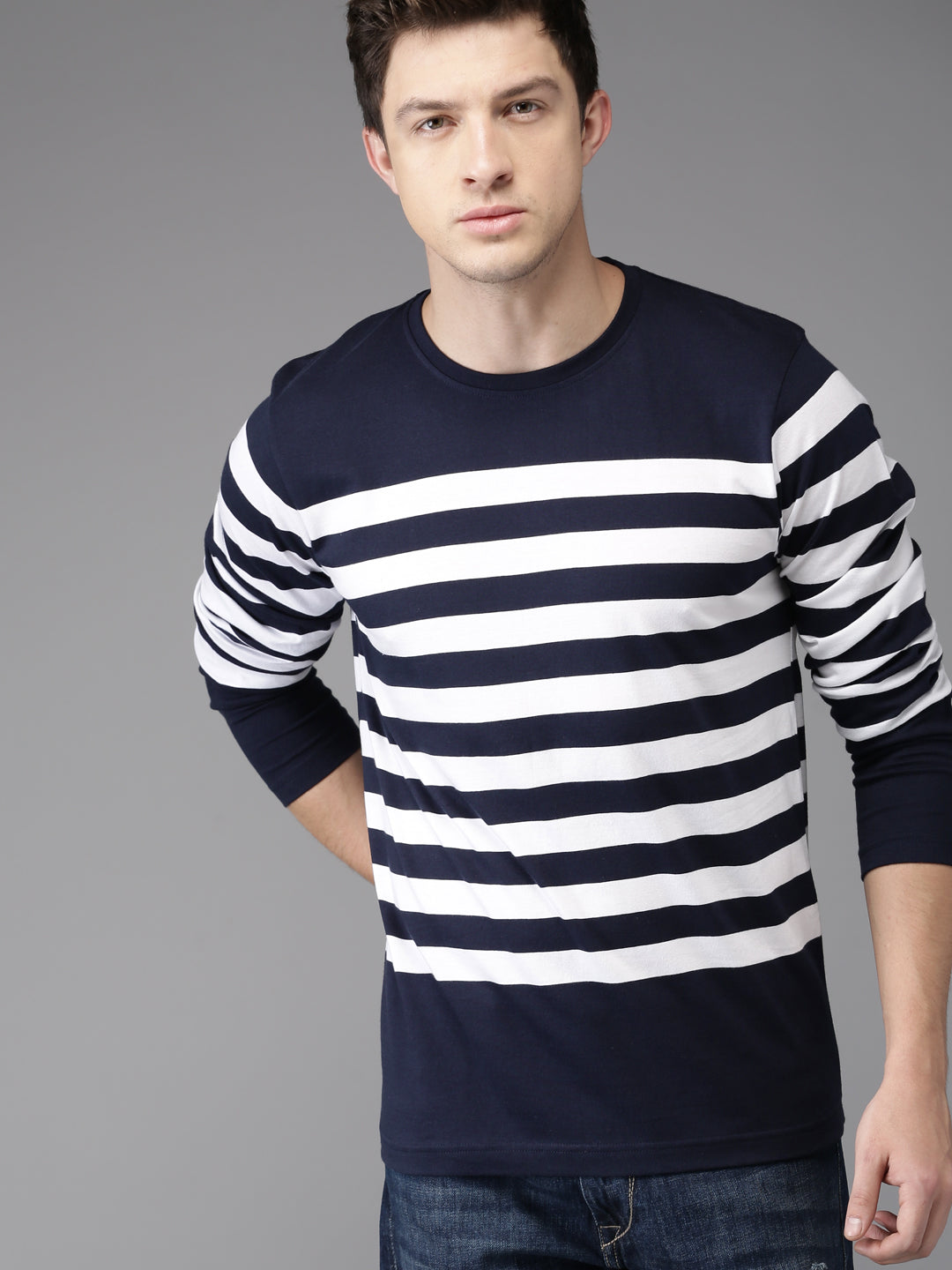 Men Navy Blue White Striped Round Neck T-shirt